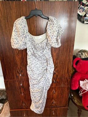 Astr Lavender and Cream Floral Puff-Sleeve Midi Dress